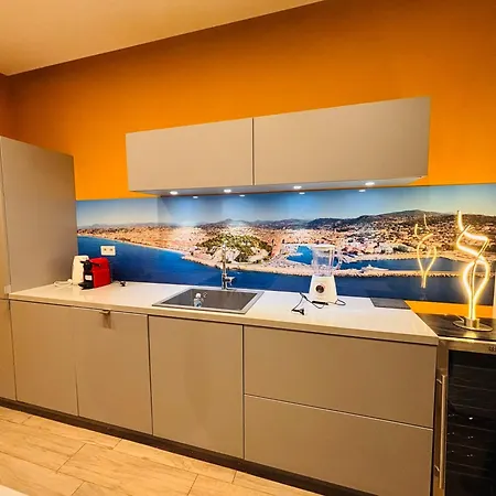 Apartman Bonaparte - *